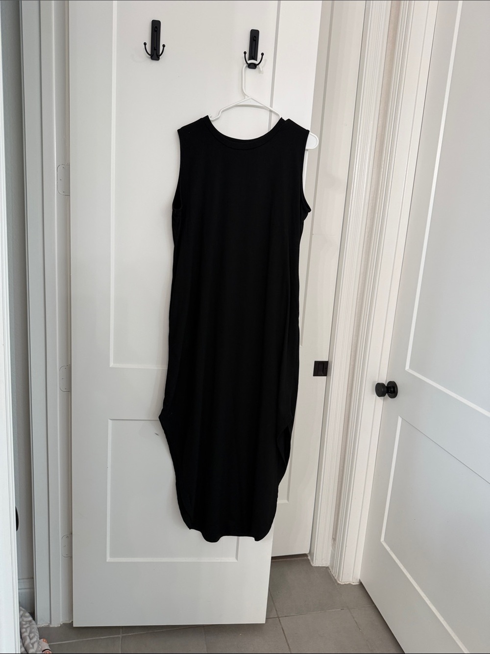 Sleek Black Sleeveless Midi Dress - Modern Everyday Fit